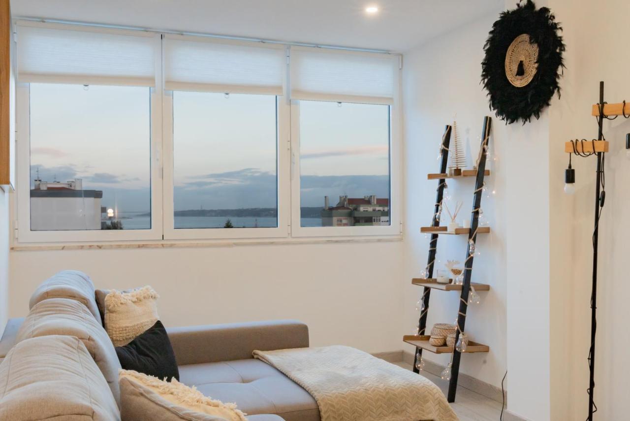 Stylish Apartment W/ River View By Lovelystay Oeiras Extérieur photo
