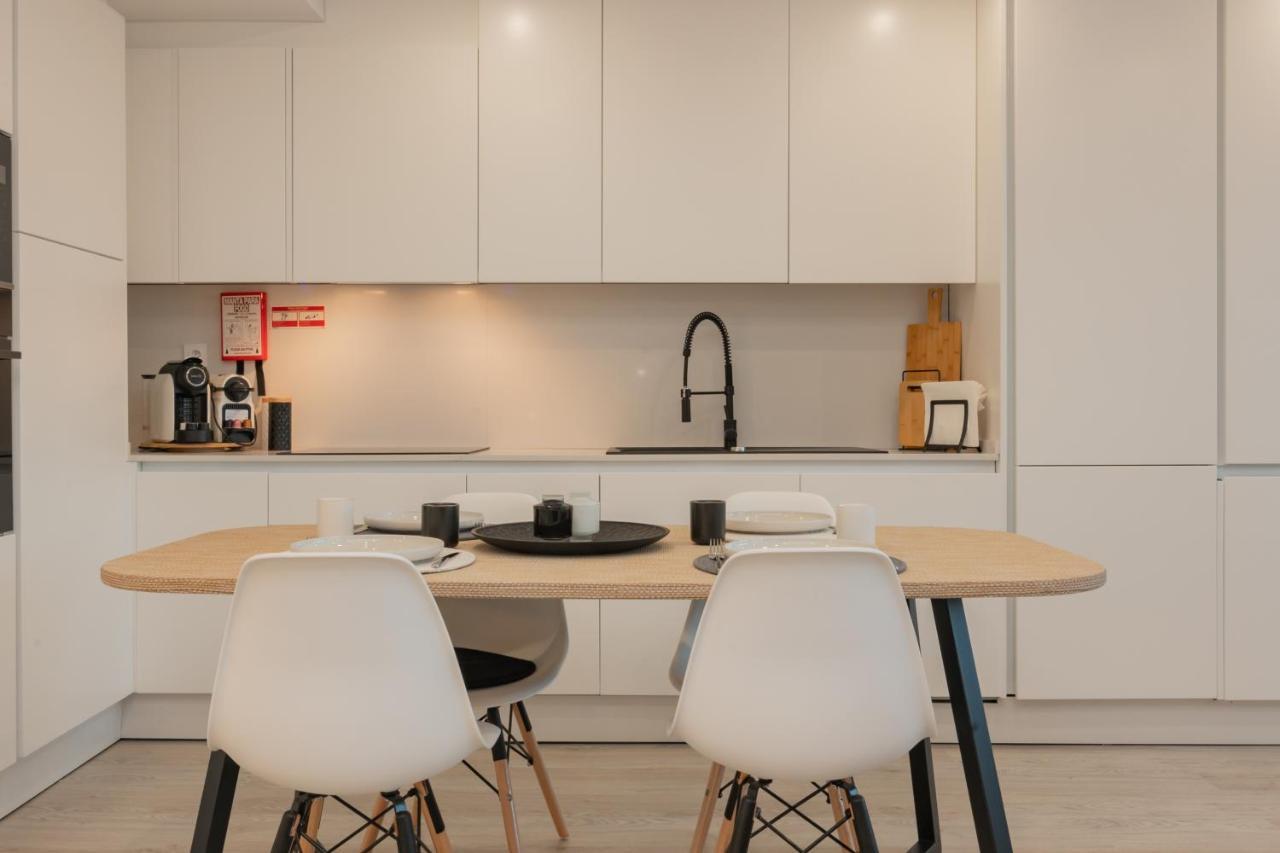 Stylish Apartment W/ River View By Lovelystay Oeiras Extérieur photo